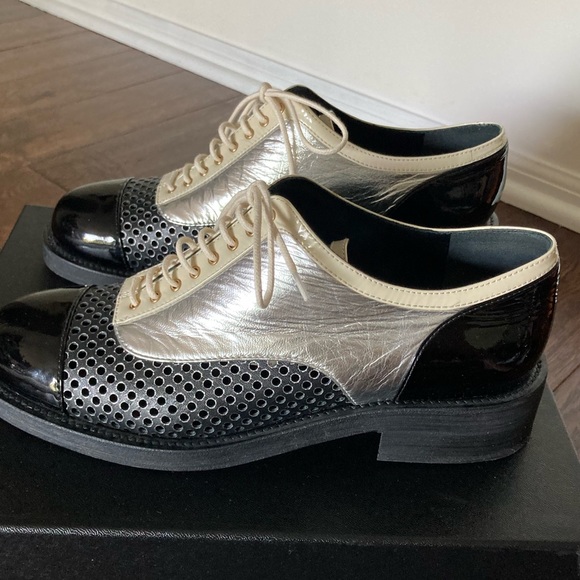 Chanel lace up shoes - Picture 8 of 15